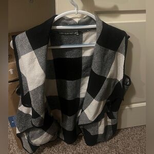 Black and White Plaid Women's vest size xxl!